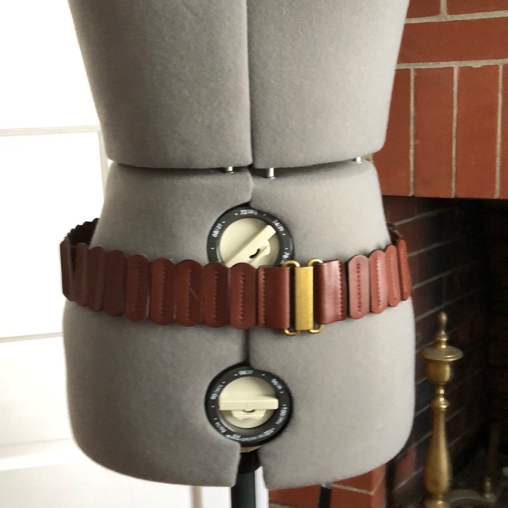Brown leather stretch accent belt loft m/l